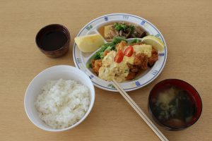 2月13日 いただきま~す! 菅平高原実験所(宿泊棟)の昼ごはん